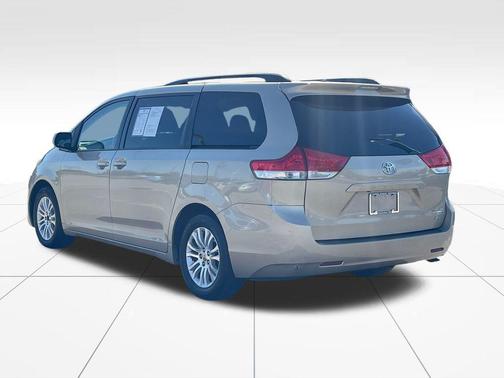 2012 Toyota Sienna XLE