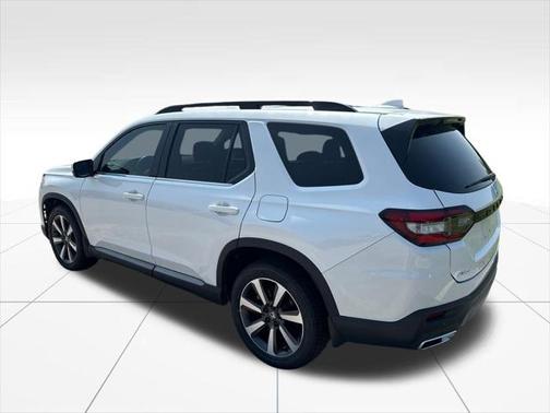 2023 Honda Pilot Touring 8-Passenger