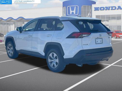 2022 Toyota RAV4 LE