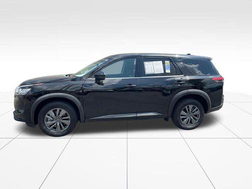 2022 Nissan Pathfinder S 4WD