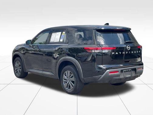 2022 Nissan Pathfinder S 4WD