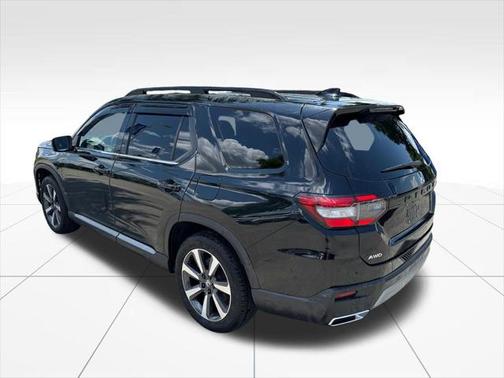 2023 Honda Pilot Touring 8-Passenger