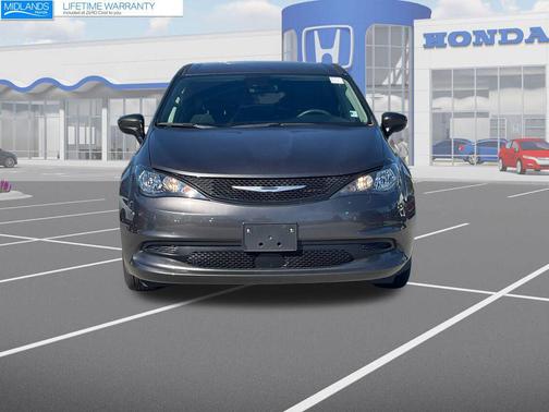 2021 Chrysler Voyager LX