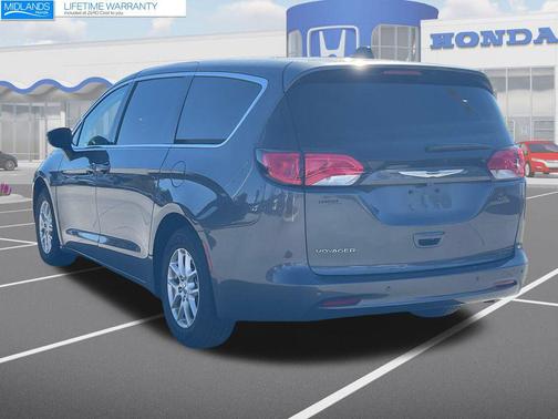2021 Chrysler Voyager LX