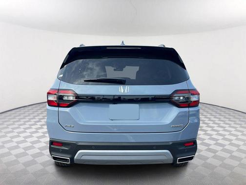 2025 Honda Pilot Touring 8-Passenger