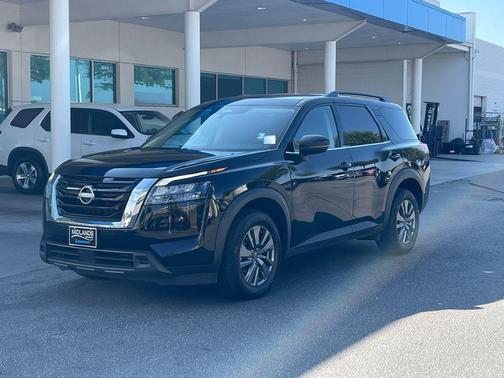 2024 Nissan Pathfinder SV FWD