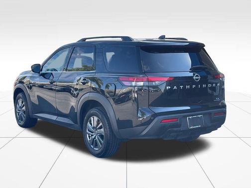 2024 Nissan Pathfinder SV FWD