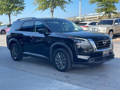 2024 Nissan Pathfinder SV FWD