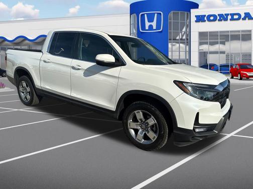 Platinum White Pearl 2025 Honda Ridgeline