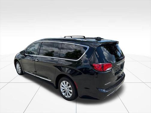 2018 Chrysler Pacifica Touring-L