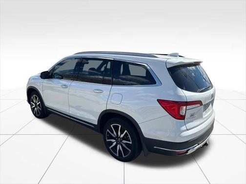 2022 Honda Pilot Touring 8-Passenger