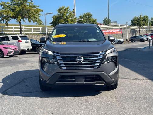 2024 Nissan Rogue SV