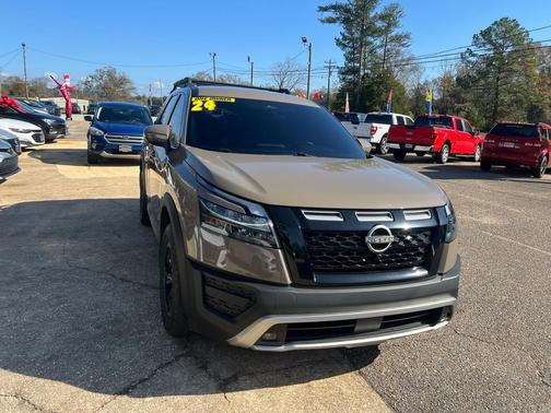 2024 Nissan Pathfinder Rock Creek 4WD