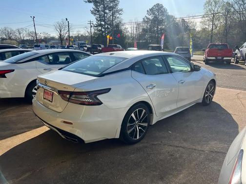 2022 Nissan Maxima SV CVT