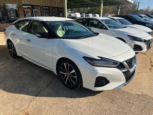 2022 Nissan Maxima SV CVT