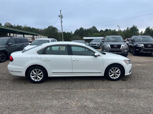 2017 Volkswagen Passat 1.8T S