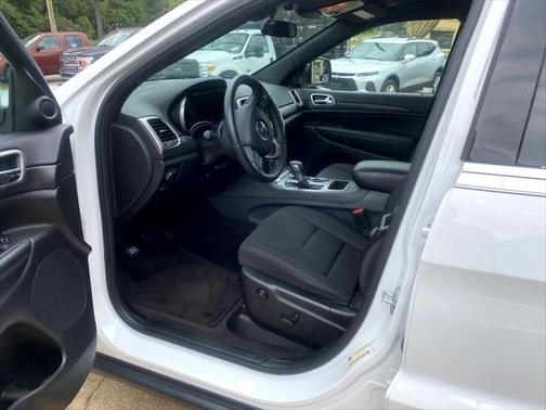 2018 Jeep Grand Cherokee Laredo E