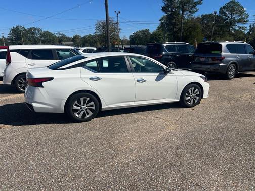 2024 Nissan Altima 2.5 S Sedan