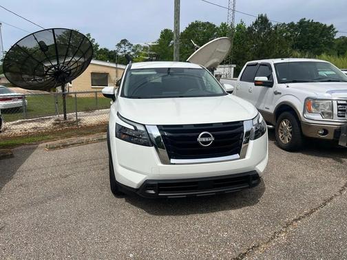 White 2025 Nissan Pathfinder SV 4WD