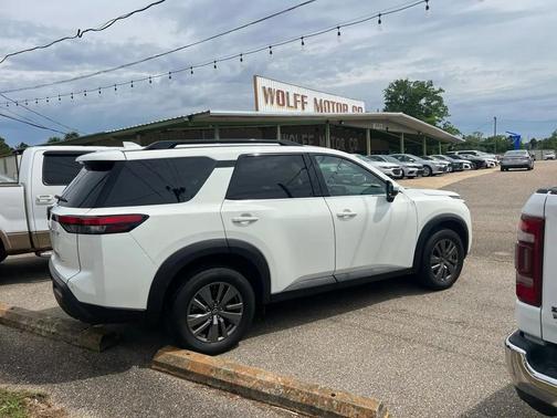White 2025 Nissan Pathfinder SV 4WD