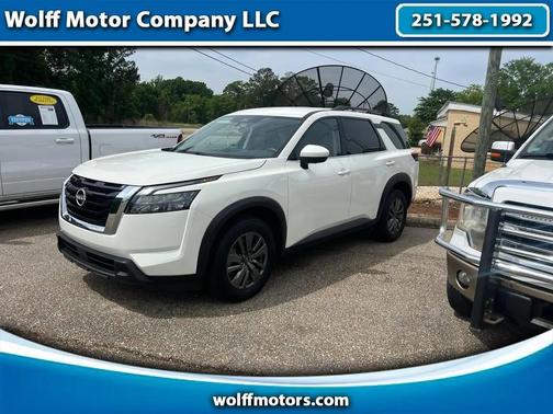 White 2025 Nissan Pathfinder SV 4WD