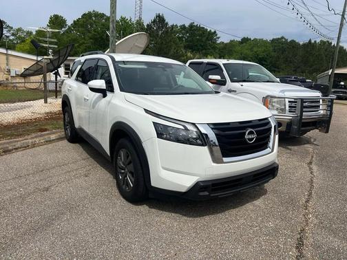 White 2025 Nissan Pathfinder SV 4WD
