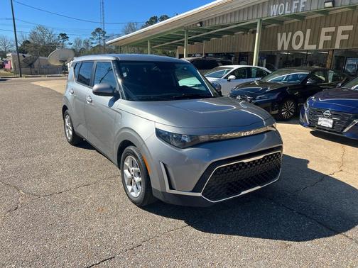 2024 Kia Soul LX IVT