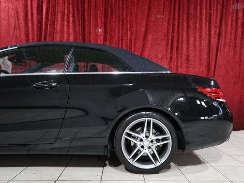 BLACK 2016 Mercedes-Benz E-Class