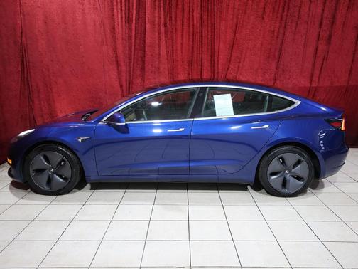 Deep Blue Metallic 2019 Tesla Model 3 Standard Range