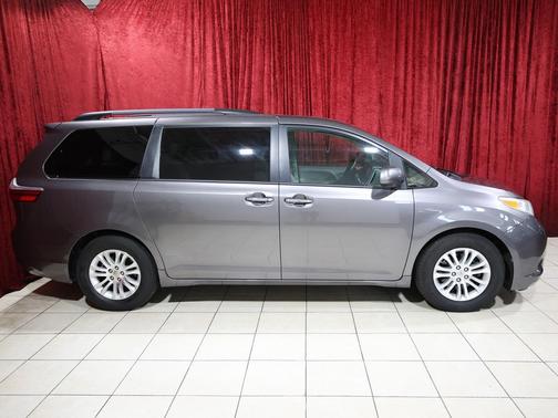 2017 Toyota Sienna 