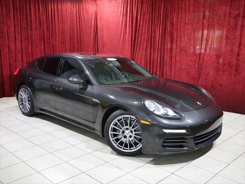 2016 Porsche Panamera 4 Edition