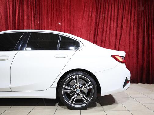 2021 BMW 330 
