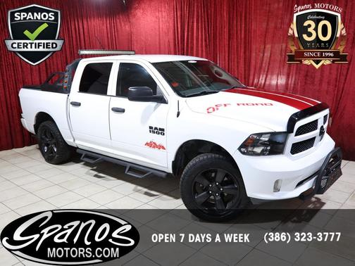 Brilliant Black Crystal Pearlcoat 2018 RAM 1500 Express