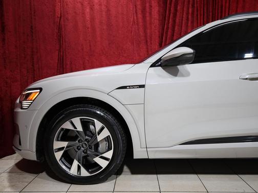 2021 Audi e-tron Premium