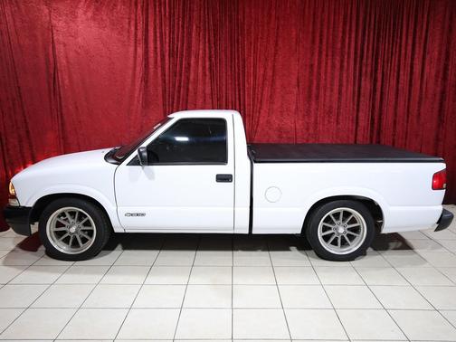 2002 Chevrolet S-10 Base