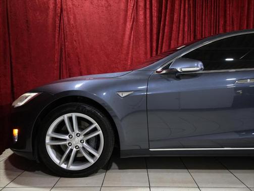 2016 Tesla Model S 70D