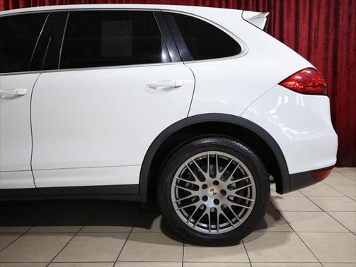 2014 Porsche Cayenne Platinum Edition