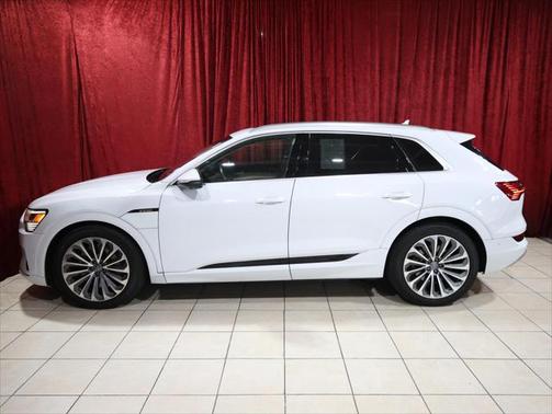 2019 Audi e-tron Premium Plus