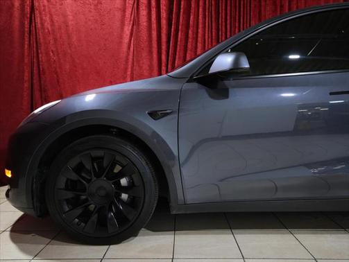 2022 Tesla Model Y Long Range Dual Motor All-Wheel Drive