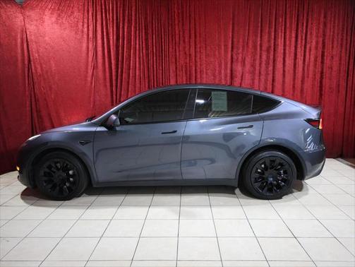 2022 Tesla Model Y Long Range Dual Motor All-Wheel Drive