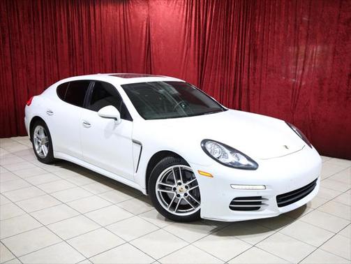 2016 Porsche Panamera 4 Edition