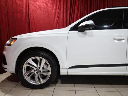2020 Audi Q7 55 Premium Plus