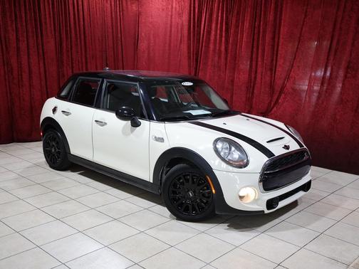 WHITE 2018 MINI Hardtop Cooper S