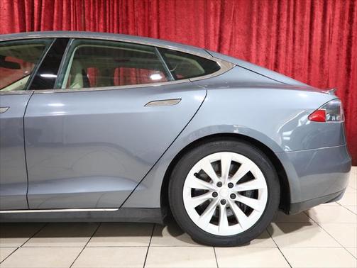 2013 Tesla Model S Performance