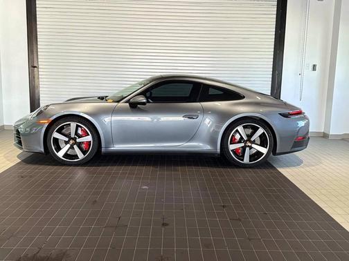 Vanadium Grey Metallic 2026 Porsche 911