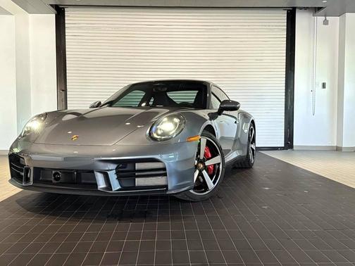 Vanadium Grey Metallic 2026 Porsche 911