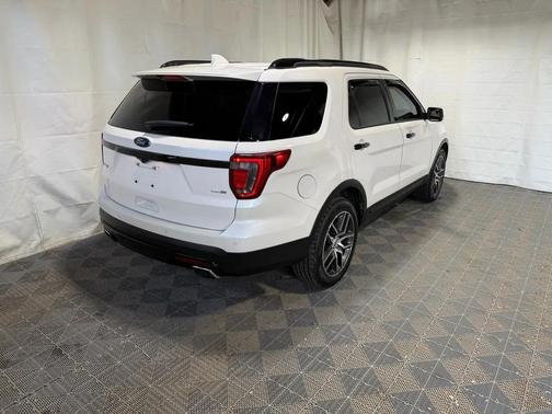 White Platinum Metallic Tri-Coat 2017 Ford Explorer sport