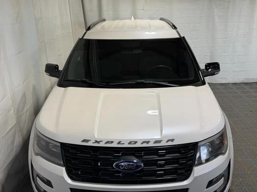 White Platinum Metallic Tri-Coat 2017 Ford Explorer sport