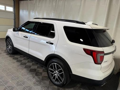 White Platinum Metallic Tri-Coat 2017 Ford Explorer sport