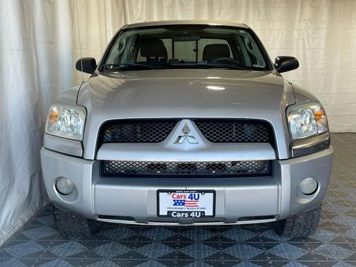 2006 Mitsubishi Raider LS